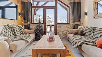 Fernseher, DVD-Player, Bücher, Videothek