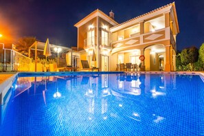 A heated pool - Villa with Heatable Pool and BBQ in Albufeira (Albufeira)