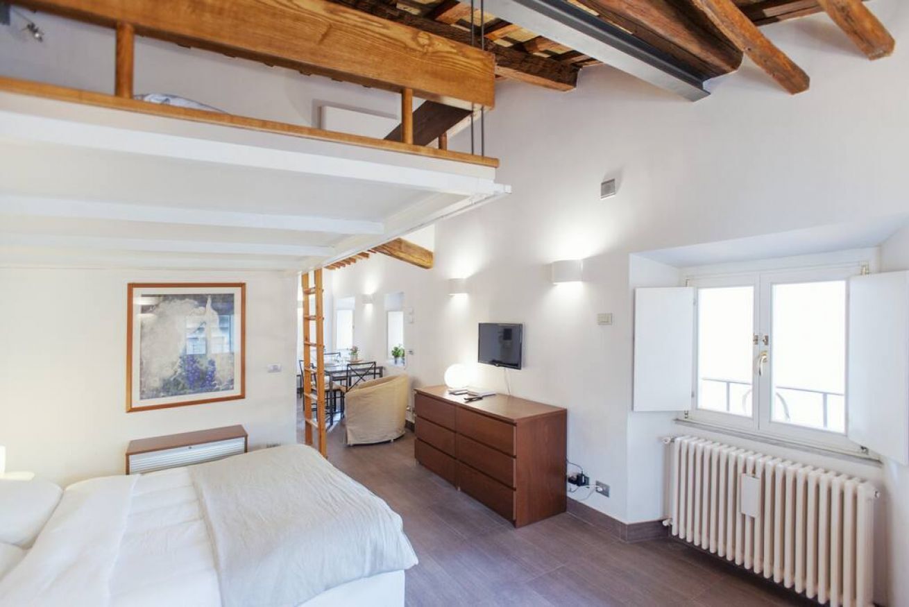 1 dormitori, planxa i posts de planxar, wifi gratuïta i roba de llit 