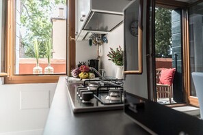 Fridge, microwave, oven, stovetop
