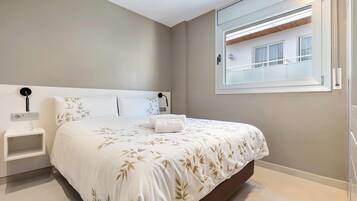 2 makuuhuonetta, silitysrauta/-lauta, internet, vuodevaatteet