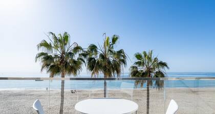 Aparthotel 10m beach and restaurants 45min BCN