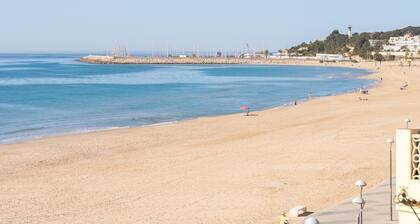 Aparthotel 10m playa y restaurantes a 45min BCN