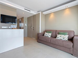 TV - Aparthotel 10m beach and restaurants 45min BCN (Torredembarra)