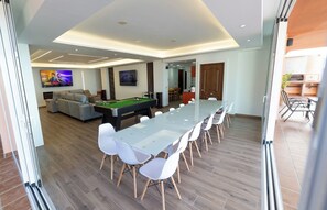 Games room - Luxury Oasis: Infinity Heat Pool, Jacuzzi and Unique Mediterranean Views (Almuñécar)