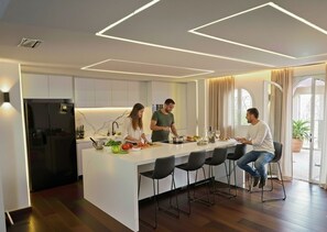 Dining - Luxury Oasis: Infinity Heat Pool, Jacuzzi and Unique Mediterranean Views (Almuñécar)