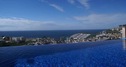 Luxury Oasis: 4K Laser Cinema, 3.5m Screen, 100" TV & Maximum Solar Autonomy