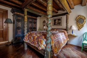 3 bedrooms, desk, iron/ironing board, WiFi