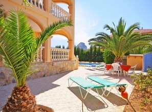 Outdoor dining - Villa Senieta - PlusHolidays (Calpe)