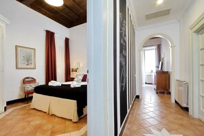 2 chambres, fer et planche à repasser, Wi-Fi gratuit, draps fournis