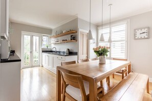 Dining - Cowley Road by onefinestay (London)