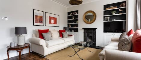 TV, fireplace