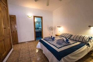 5 slaapkamers, een kluis op de kamer, een strijkplank/strijkijzer