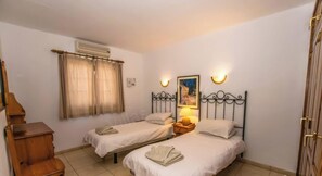 1 bedroom, iron/ironing board, free WiFi, bed sheets - Las Brisas 112 | Resort Stay by Villas Now (Playa Blanca)