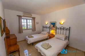 In-room safe, iron/ironing board, free WiFi, bed sheets