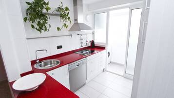 Fridge, microwave, dishwasher, coffee/tea maker