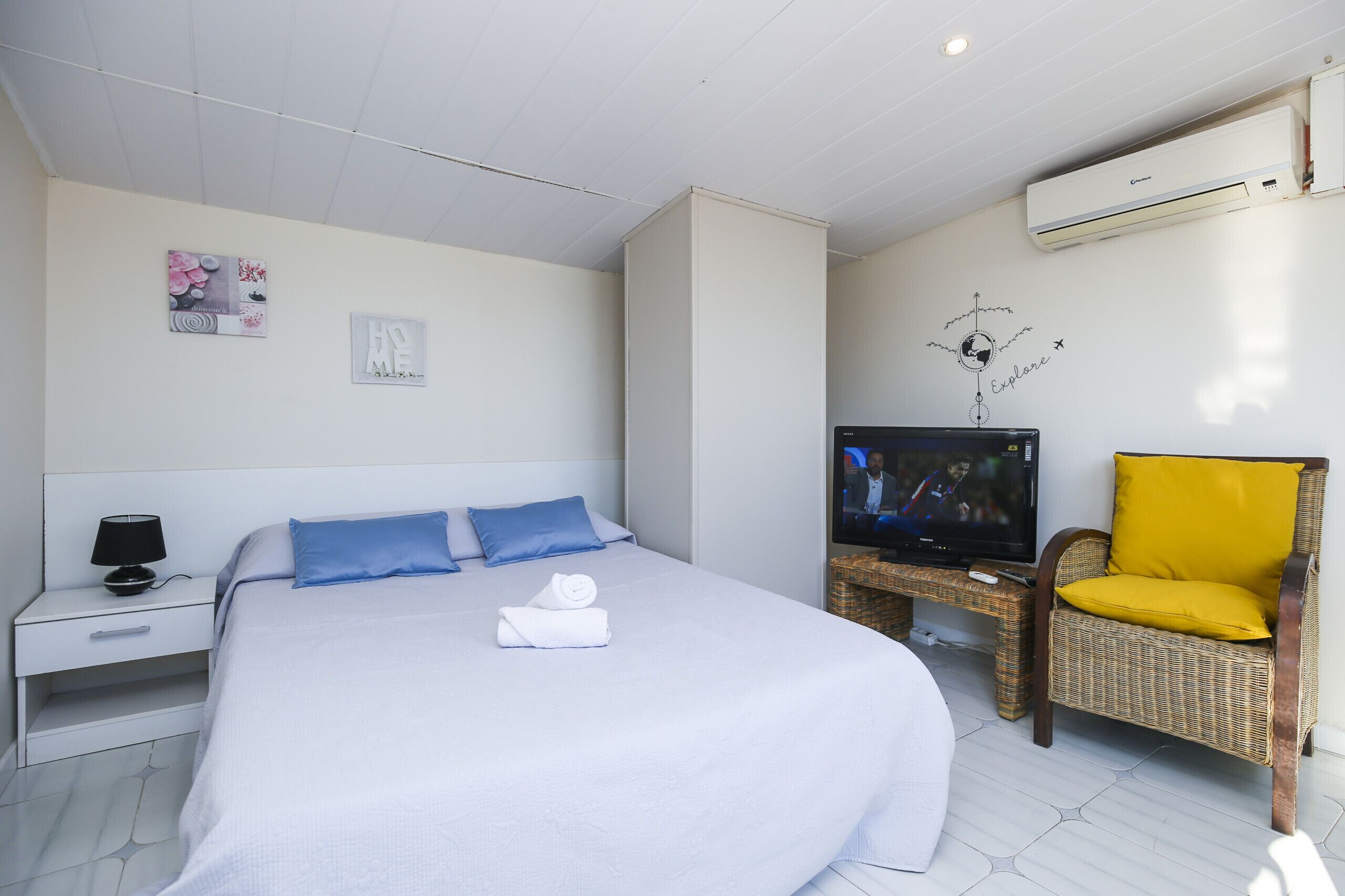 2 bedrooms, iron/ironing board, free WiFi, bed sheets