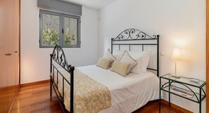 3 sovrum, strykjärn/strykbräda, wi-fi och sängkläder