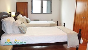 3 chambres, fer et planche à repasser, Wi-Fi, draps fournis