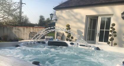 With options for hot tub, barbecue/pizza barn and fire brazier.