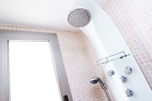 Baignoire, serviettes fournies
