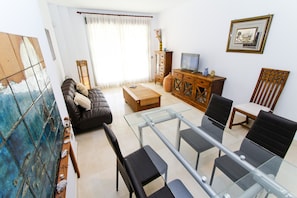 Interior - Ground floor apartment with private garden + access to the pool (Salou)