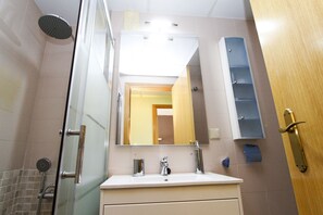 Shower, towels