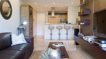 Appartement | Woonkamer | Flatscreentelevisie