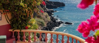 Spacious clifftop Villa with pool | Villa Albatroz
