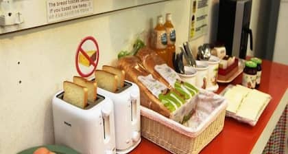 Yeha Guesthouse - Hostel