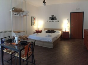 1 Schlafzimmer, schallisolierte Zimmer, Bügeleisen/Bügelbrett, WLAN