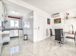 Refrigerador, microondas, horno, lavavajillas