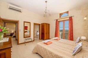 4 habitaciones, tabla de planchar con plancha y wifi gratis