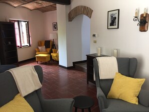 Interior - Charming house with fantastic view and in the centre of Novello. (Novello)