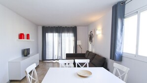 Unclassified image, 2 of 41, button - Apartment with parking near PortAventura (Salou)