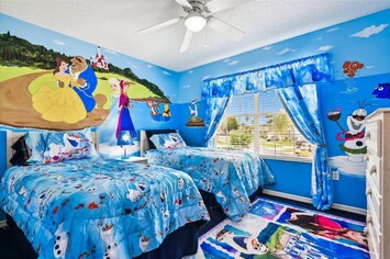 Twin Disney Theme Room, pillow top mattress. HD LED TV 32 inch.