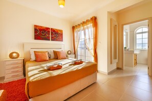 4 chambres, fer et planche à repasser, Wi-Fi gratuit, draps fournis