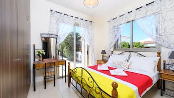 3 bedrooms, in-room safe, iron/ironing board, free WiFi