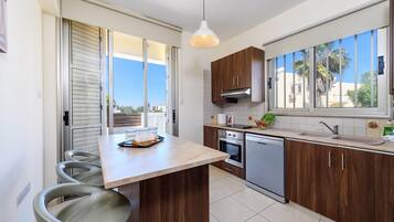 Fridge, microwave, oven, dishwasher