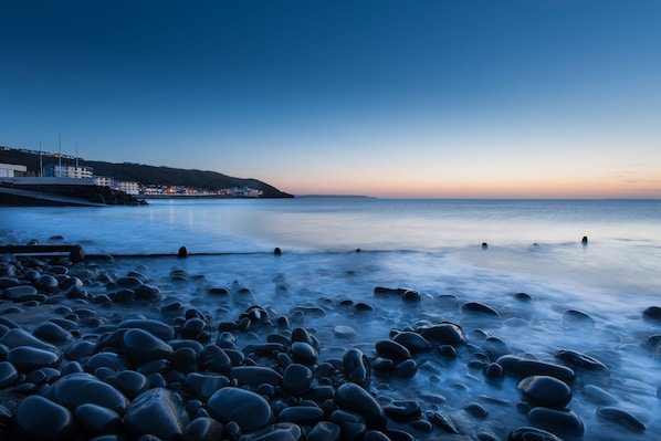 Una playa cerca