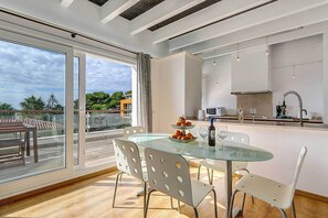 تناول الطعام