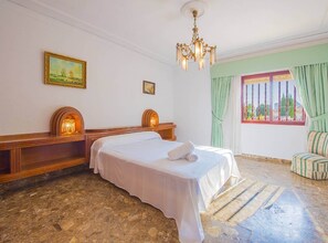 11 habitaciones, tabla de planchar con plancha y wifi gratis 