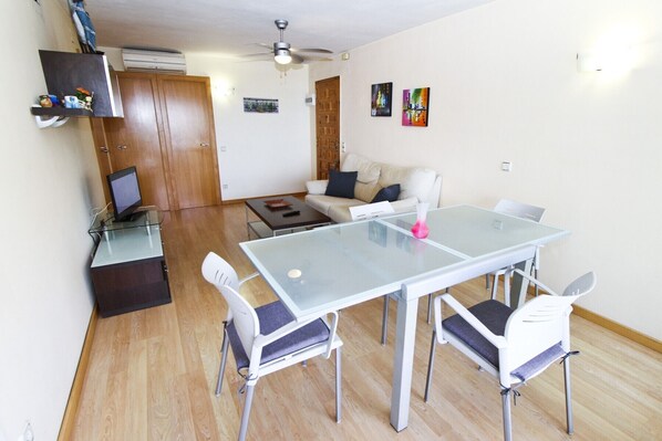 TV - Sea View Apartment in Cap Salou (Salou)