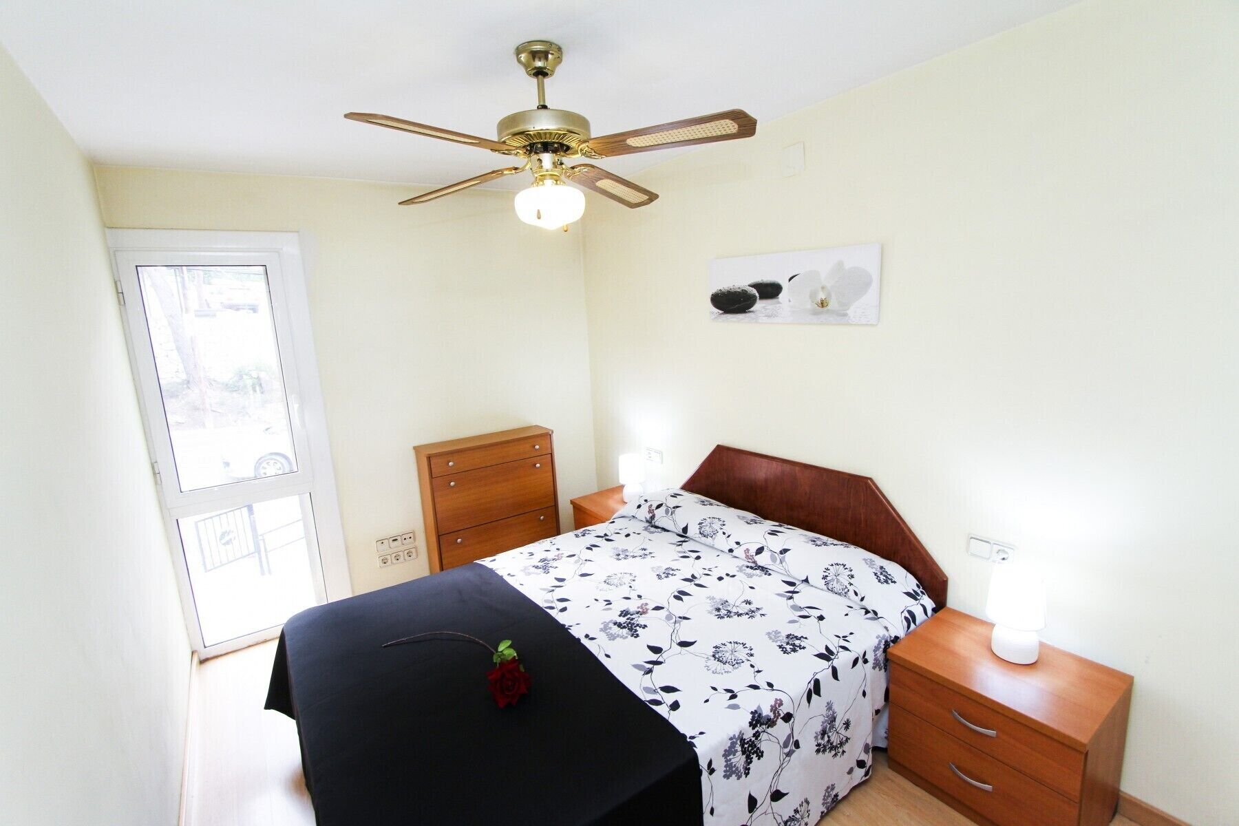 1 chambre, fer et planche à repasser, Wi-Fi gratuit, draps fournis