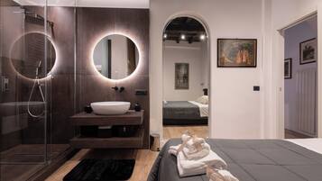 Doccia, asciugacapelli, bidet, asciugamani