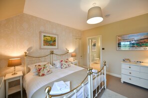 4 bedrooms, desk, iron/ironing board, travel cot