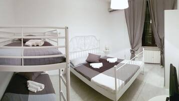 1 chambre, fer et planche Ă repasser, Wi-Fi gratuit, draps fournis