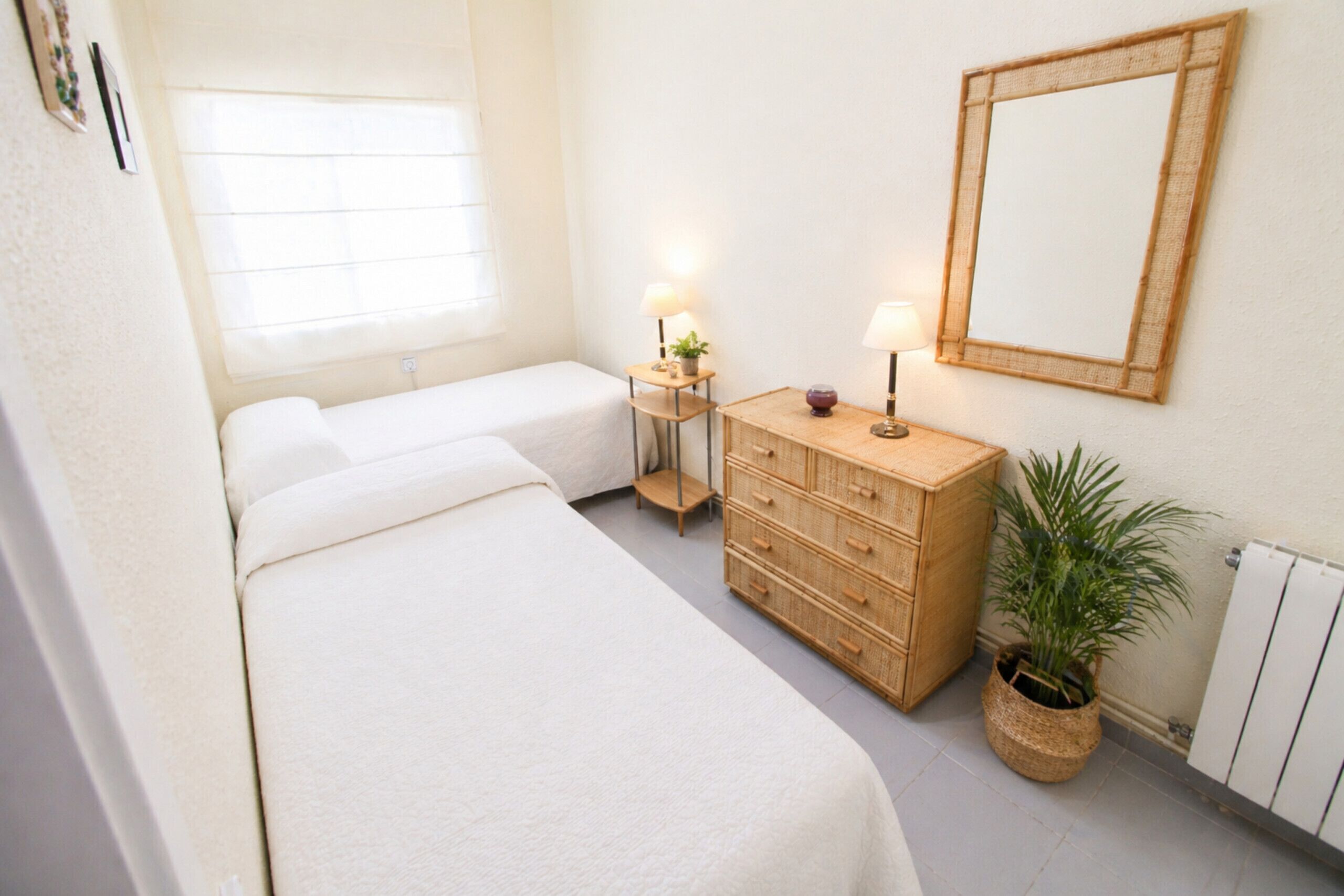 3 bedrooms, iron/ironing board, free WiFi, bed sheets