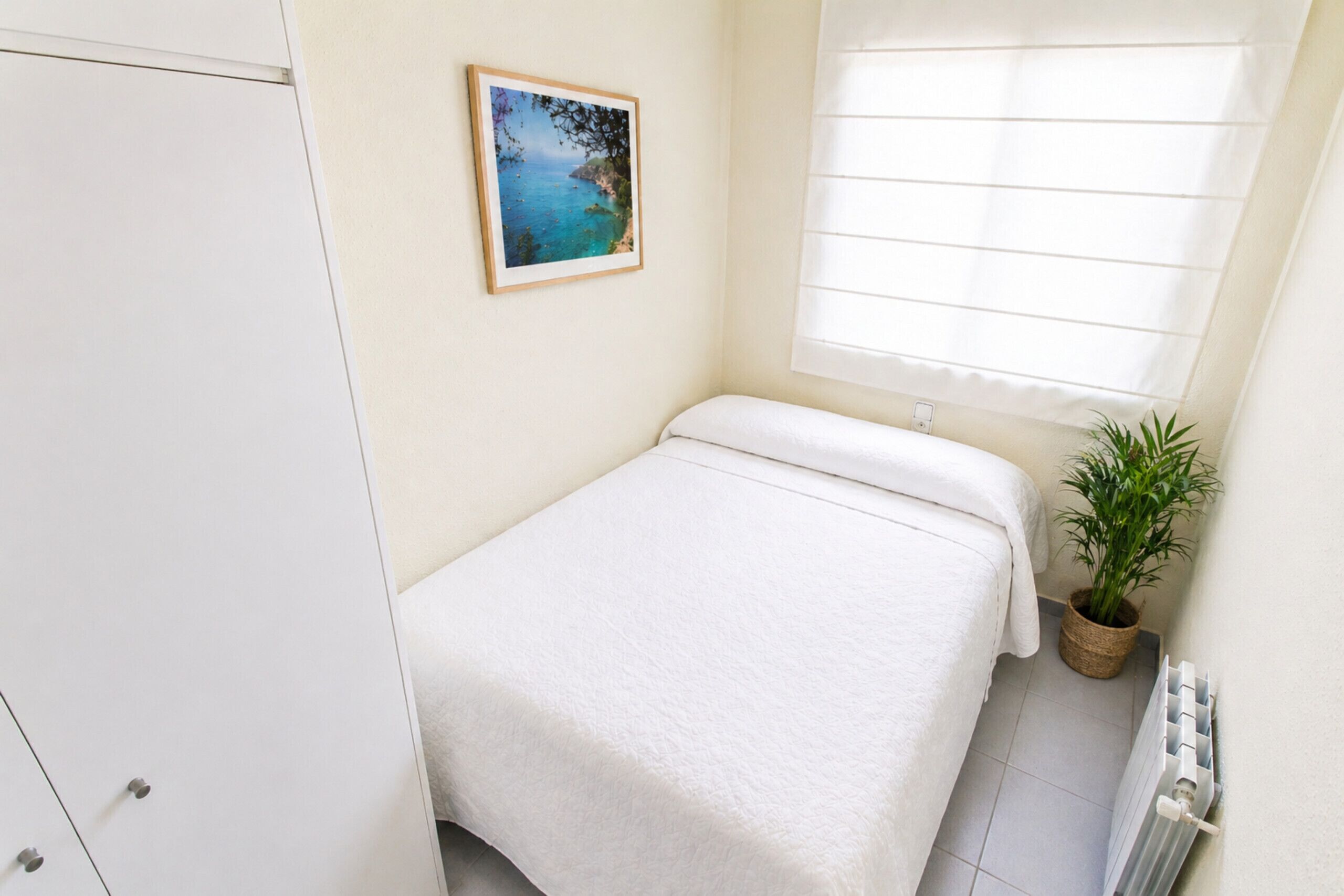 3 slaapkamers, een strijkplank/strijkijzer, gratis wifi, beddengoed
