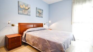 2 chambres, fer et planche Ă repasser, Wi-Fi gratuit, draps fournis